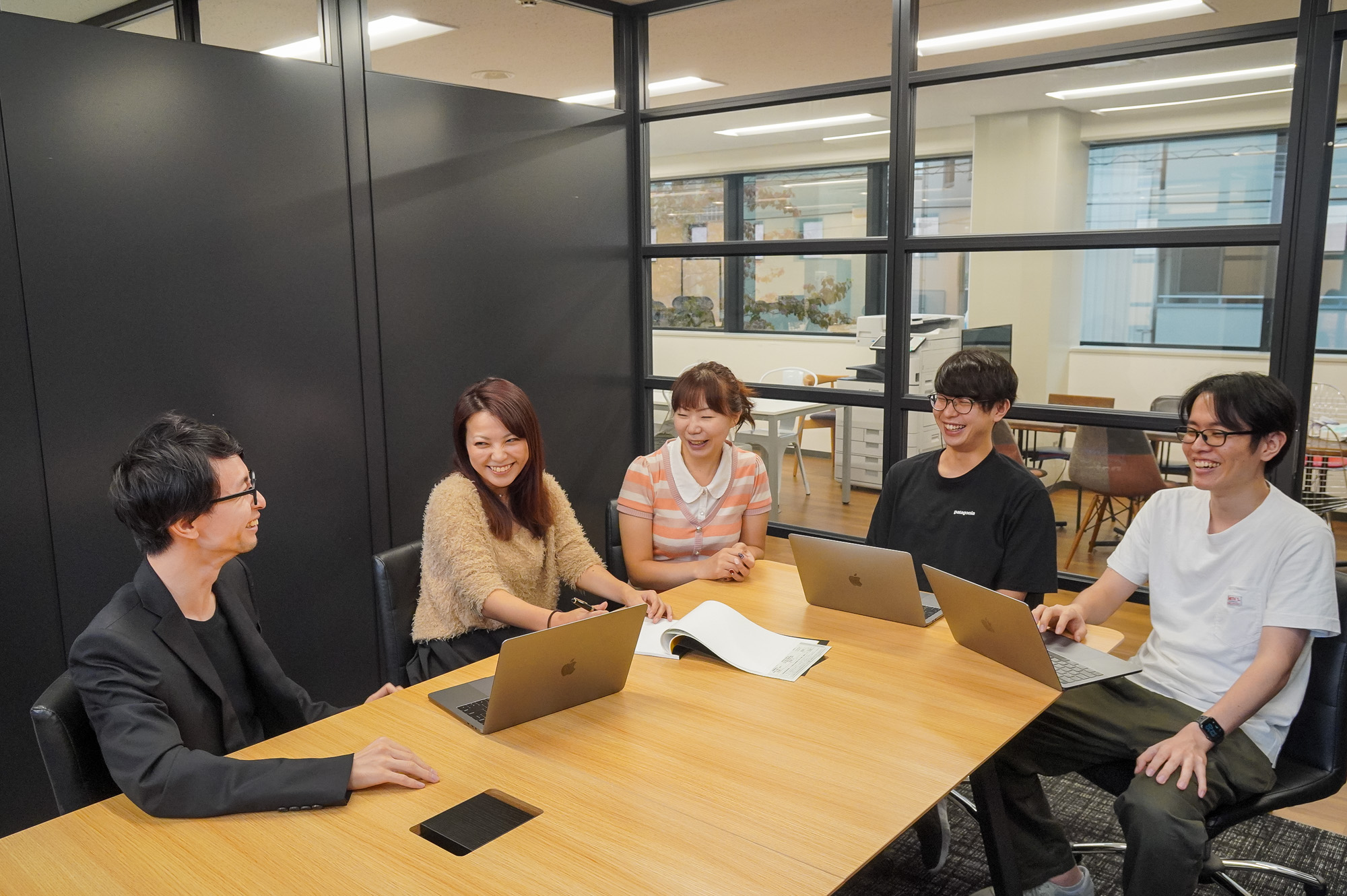 株式会社WARC