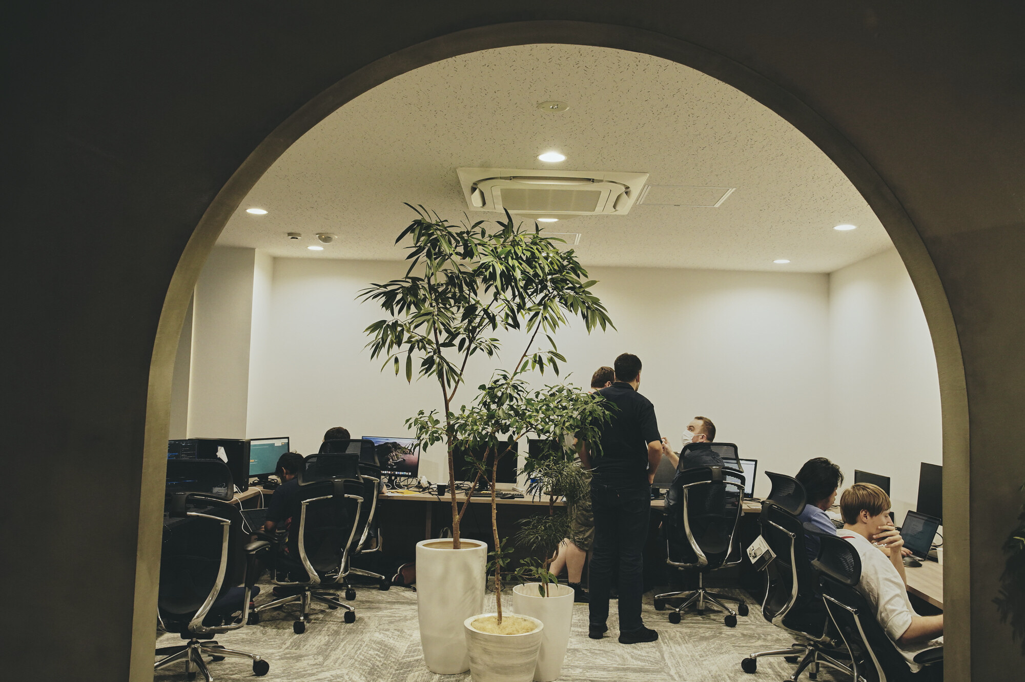 インヴァスト証券株式会社