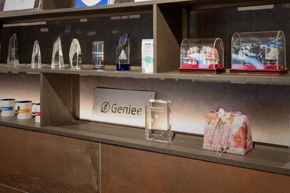 株式会社ジーニー