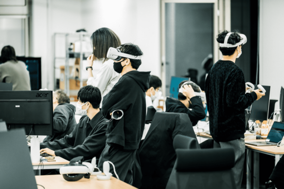 株式会社ambr