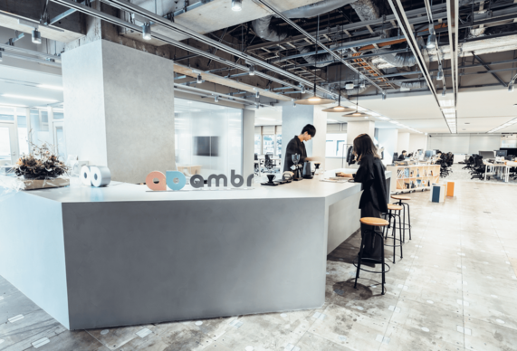 株式会社ambr