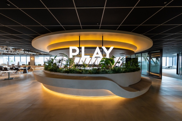 株式会社PLAY