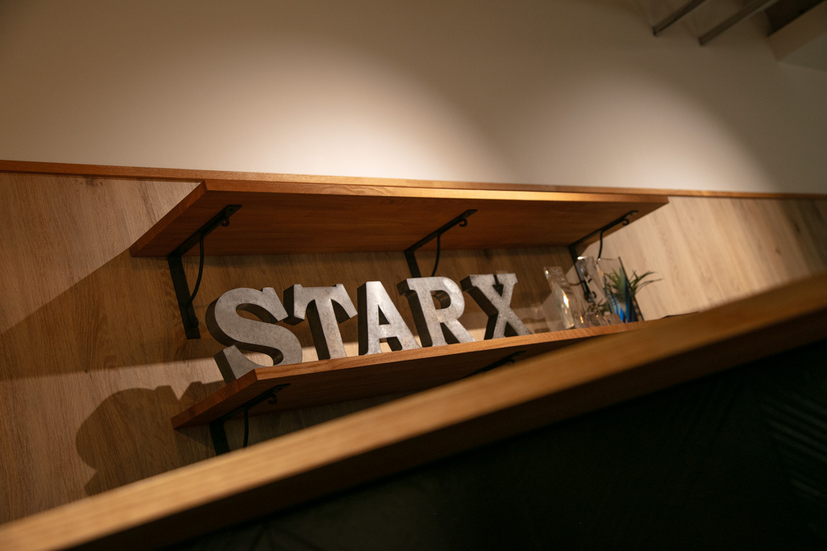 スタークス株式会社