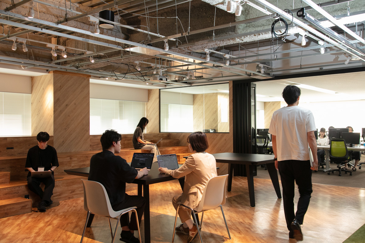 スタークス株式会社