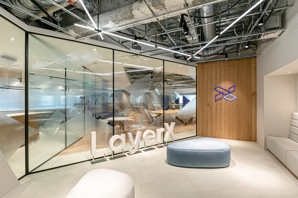 株式会社LayerX