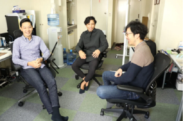 Crezit Holdings株式会社