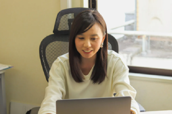 Crezit Holdings株式会社