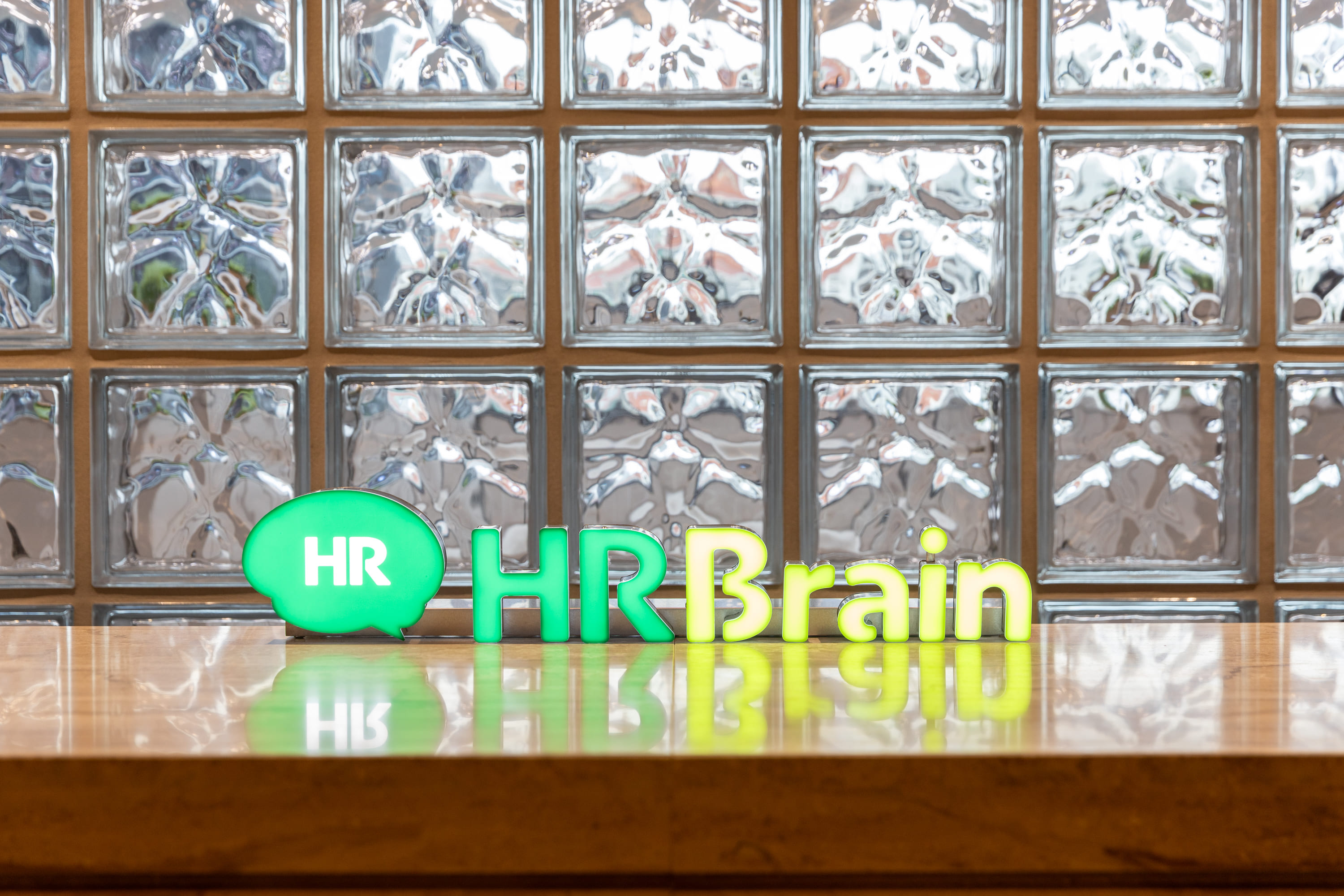 株式会社HRBrain