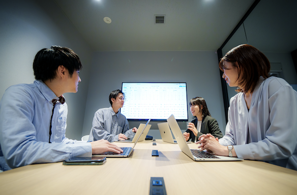 株式会社HataLuck and Person