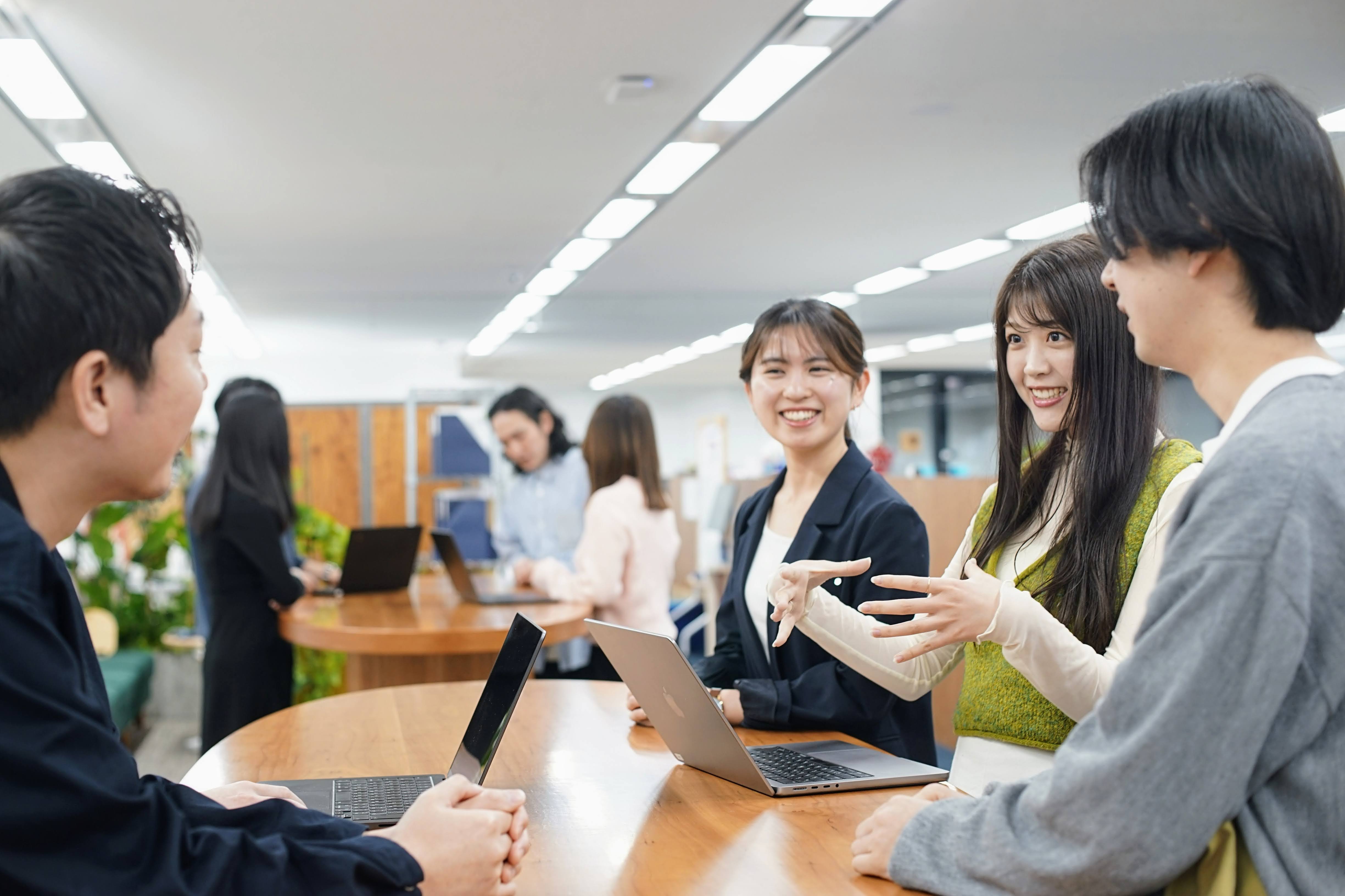 株式会社トラストバンク